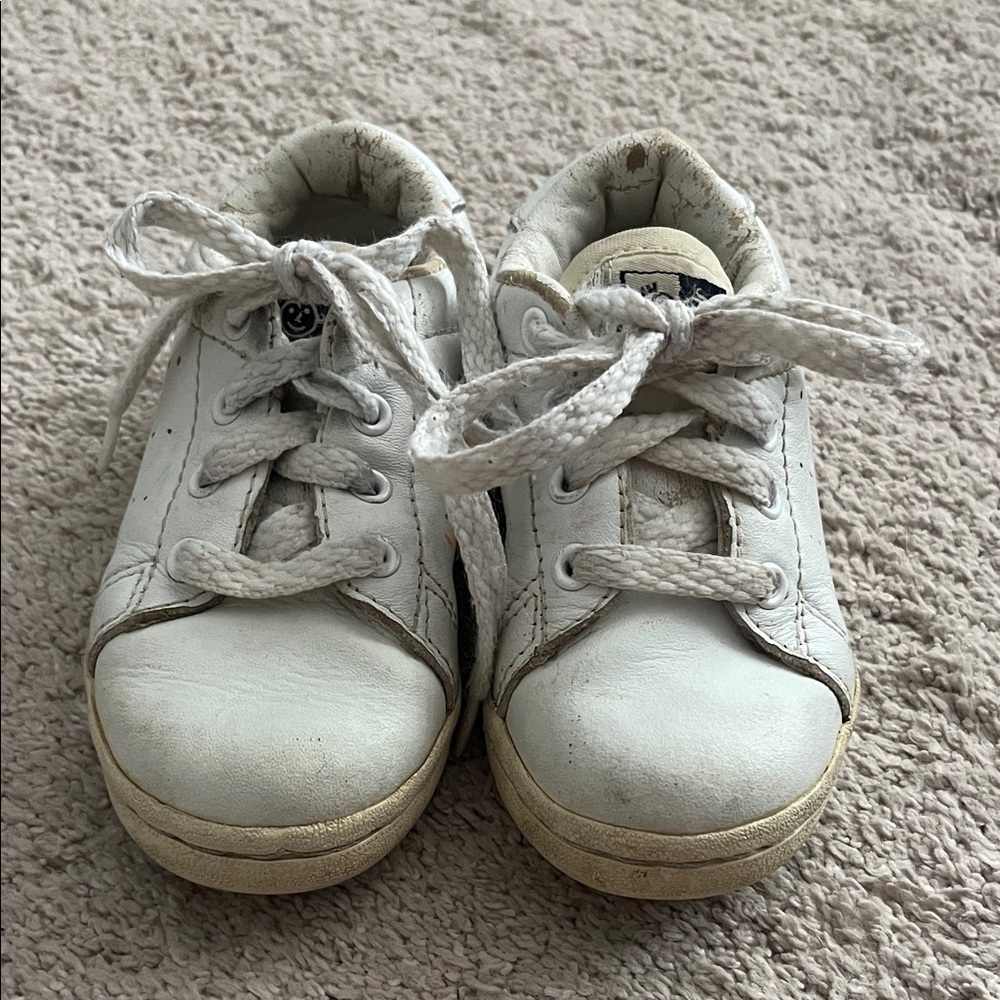 Vintage *early 90s* Stride Rite White Lace-Up Toddler Sneakers size 7W
